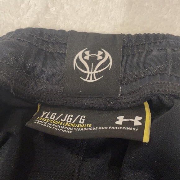 Steph Curry/Under Armor Gym Shorts - Picture 2 of 3